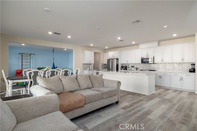 30538 Oasis Rd., Murrieta, CA 92563