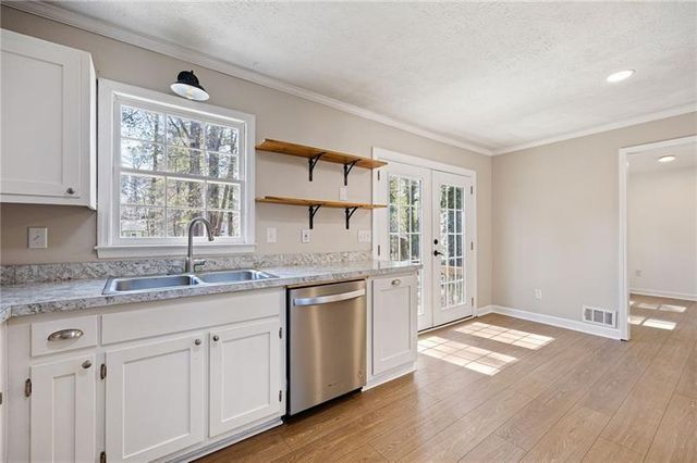 55 Presidential Drive, Dallas, GA 30157