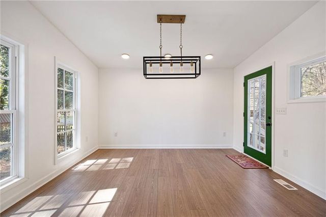 55 Presidential Drive, Dallas, GA 30157