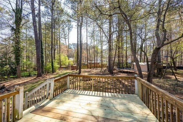 55 Presidential Drive, Dallas, GA 30157