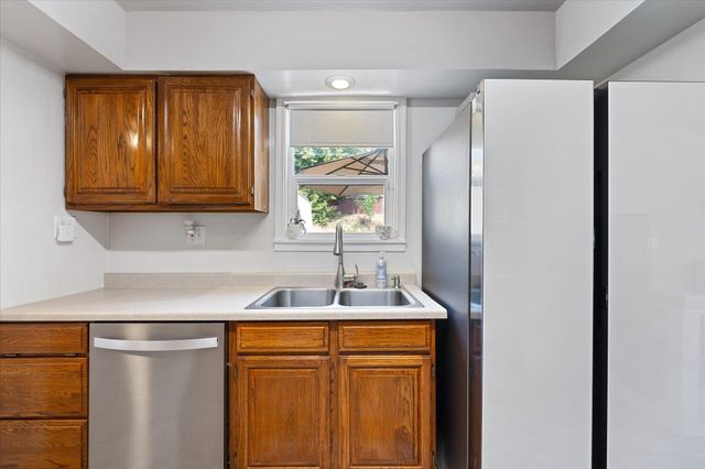 110 W Gray Ct, Spokane, WA 99205
