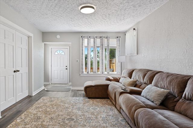 110 W Gray Ct, Spokane, WA 99205