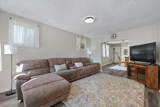 110 W Gray Ct, Spokane, WA 99205