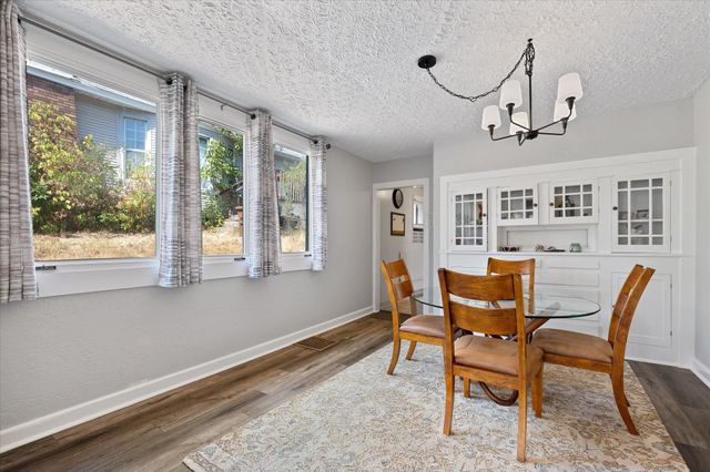 110 W Gray Ct, Spokane, WA 99205