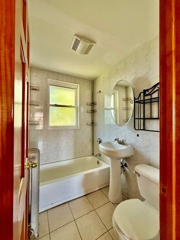 18 Bigelow St 1, Quincy, MA 02169