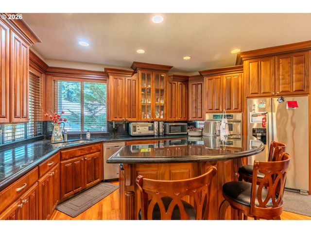13743 Se CLAREMONT St, Happy Valley, OR 97086