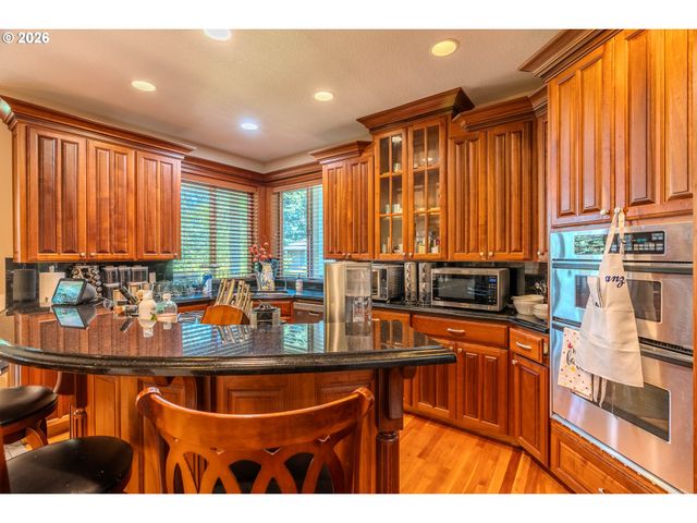 13743 Se CLAREMONT St, Happy Valley, OR 97086
