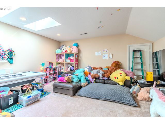 13743 Se CLAREMONT St, Happy Valley, OR 97086