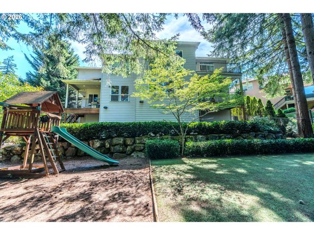 13743 Se CLAREMONT St, Happy Valley, OR 97086