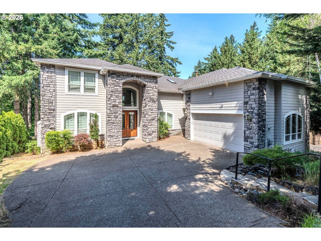 13743 Se CLAREMONT St, Happy Valley, OR 97086
