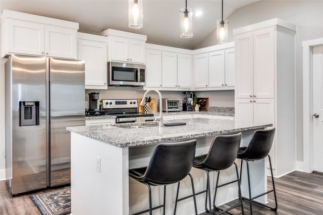 634 Bethpage Avenue, Dallas, TX 75217