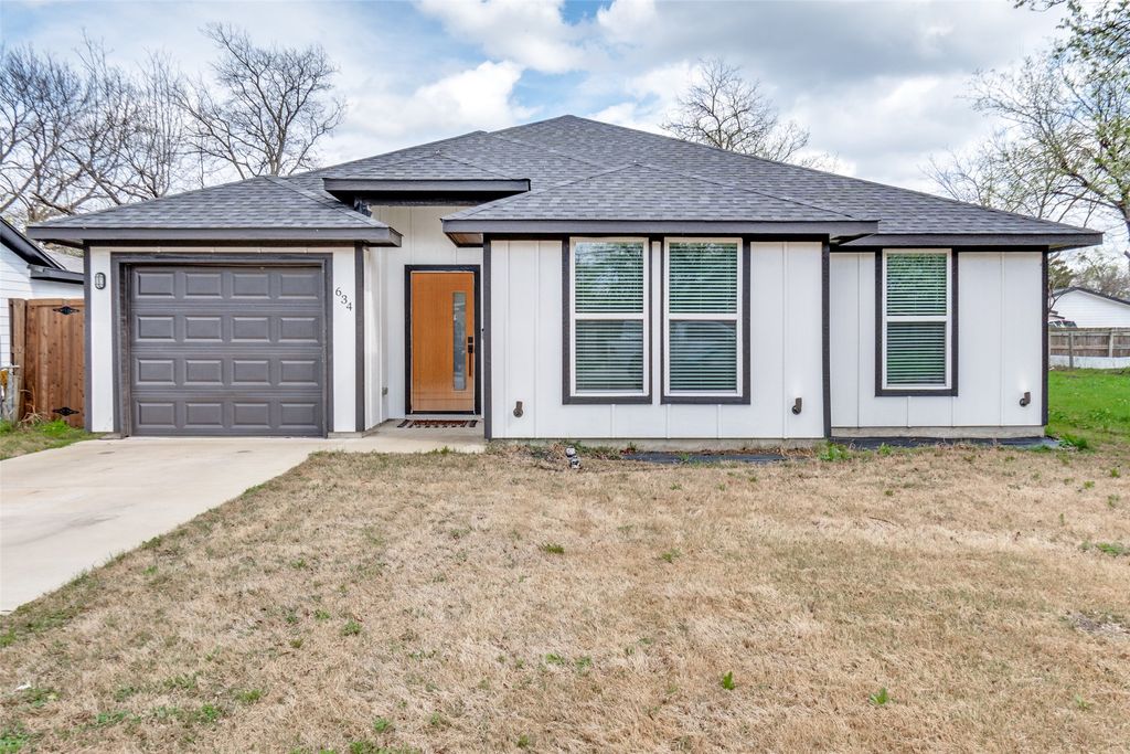 634 Bethpage Avenue, Dallas, TX 75217