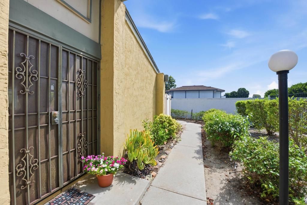 3553 Coconut Way, Oceanside, CA 92058 — photo 2