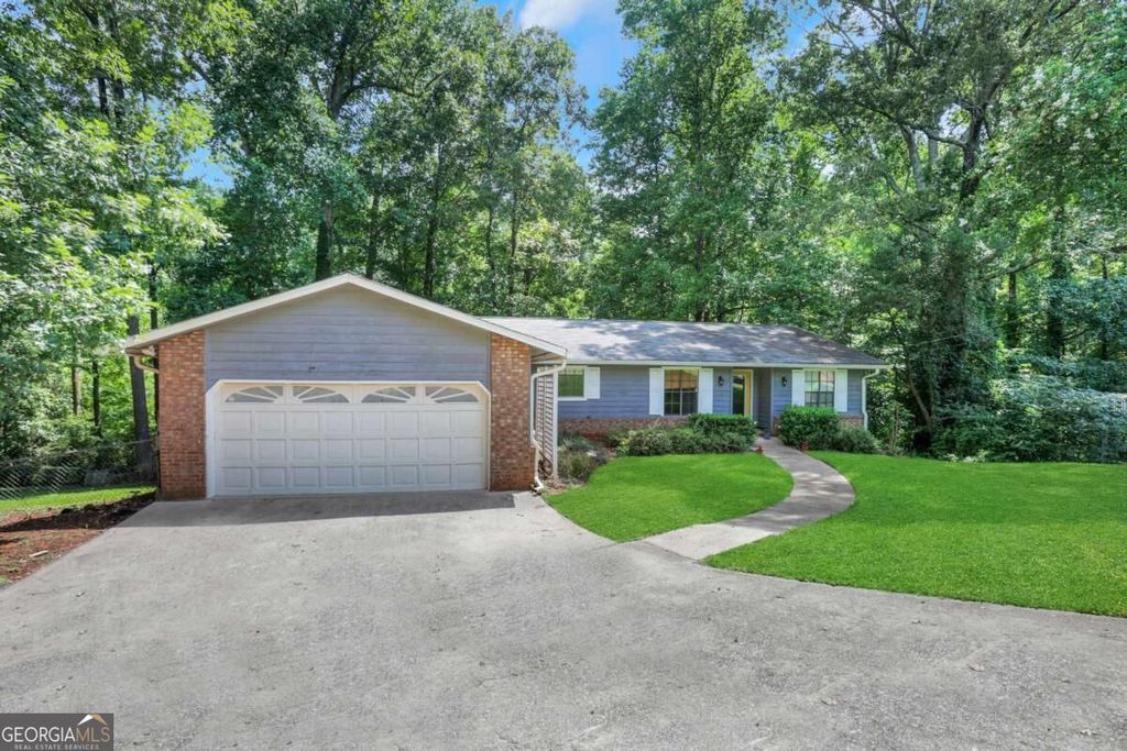 4729 Mockernut Court SW, Lilburn, GA 30047 — exterior