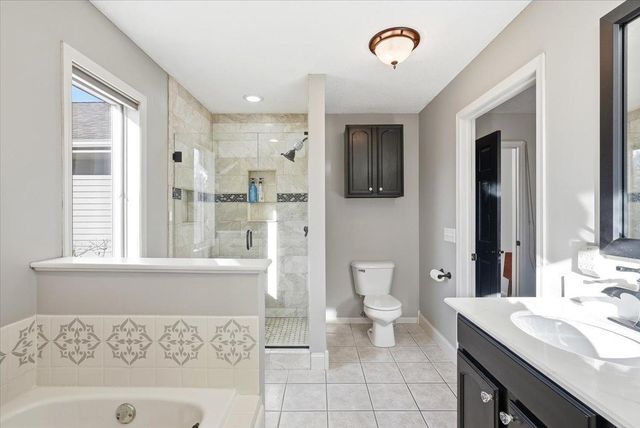 55 Emerson Valley Drive, River Falls, WI 54022