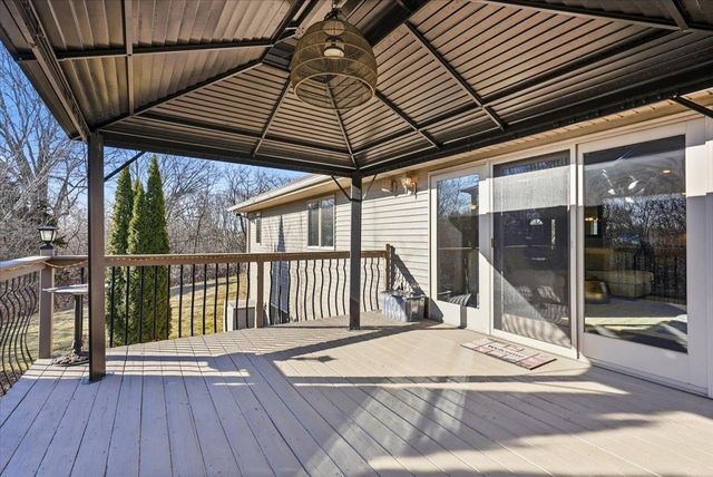 55 Emerson Valley Drive, River Falls, WI 54022