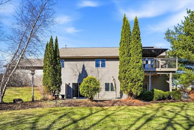 55 Emerson Valley Drive, River Falls, WI 54022