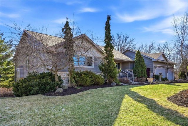 55 Emerson Valley Drive, River Falls, WI 54022