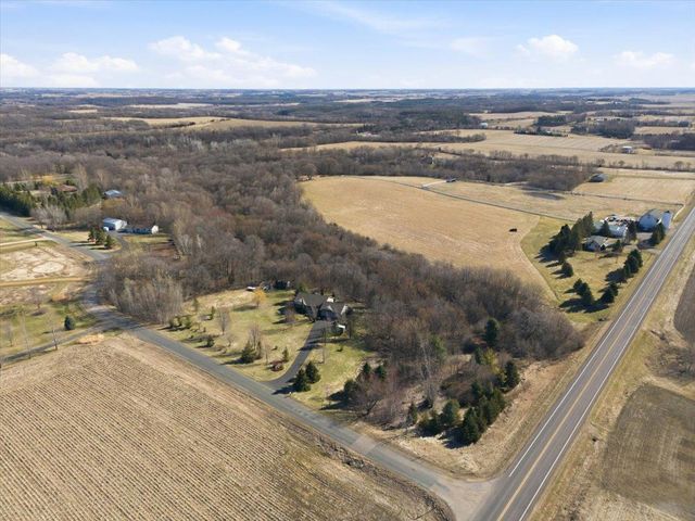 55 Emerson Valley Drive, River Falls, WI 54022
