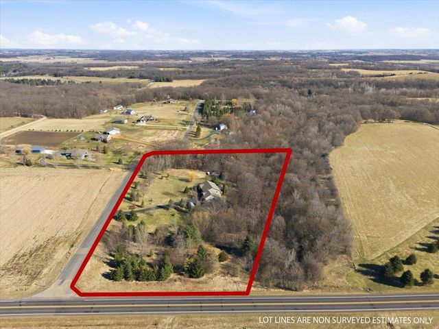 55 Emerson Valley Drive, River Falls, WI 54022