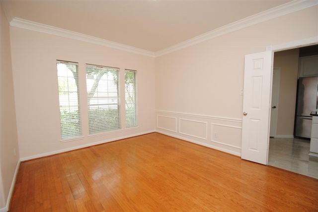 611 Woodcastle Bend, Houston, TX 77094