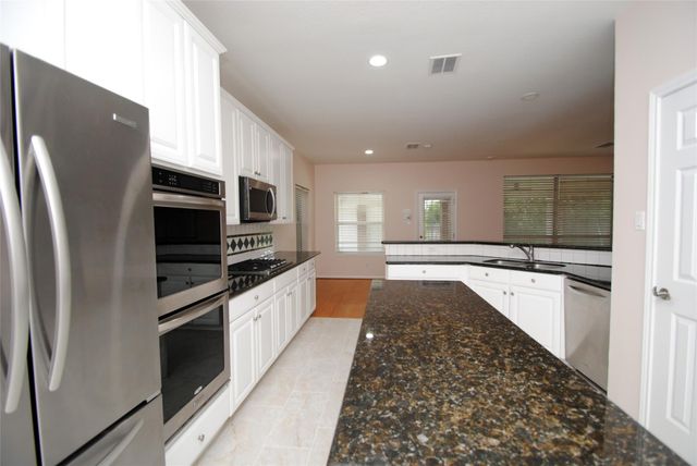 611 Woodcastle Bend, Houston, TX 77094