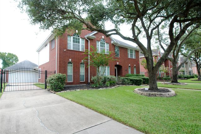 611 Woodcastle Bend, Houston, TX 77094