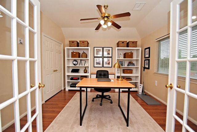 611 Woodcastle Bend, Houston, TX 77094