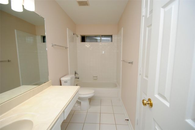 611 Woodcastle Bend, Houston, TX 77094