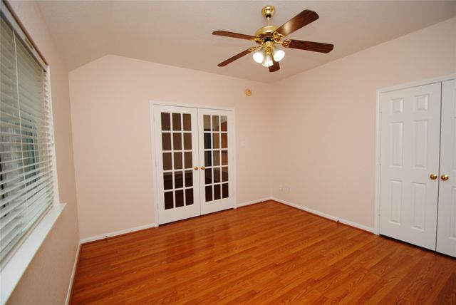 611 Woodcastle Bend, Houston, TX 77094