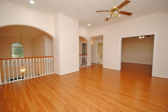 611 Woodcastle Bend, Houston, TX 77094