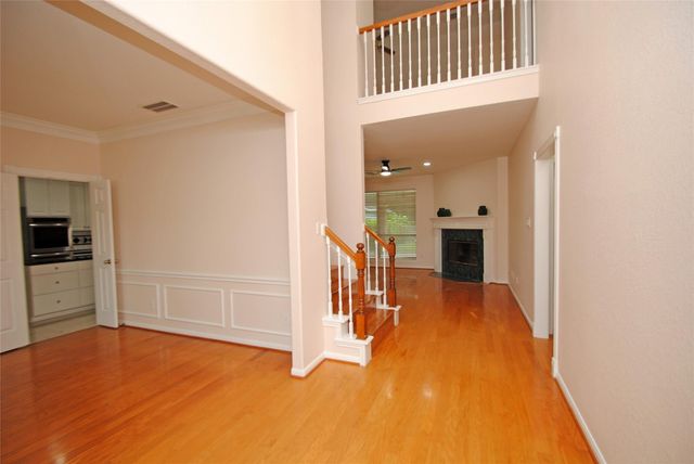 611 Woodcastle Bend, Houston, TX 77094