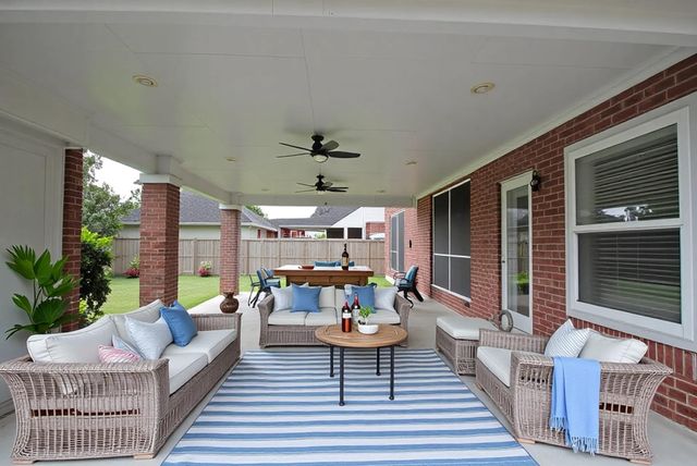 611 Woodcastle Bend, Houston, TX 77094