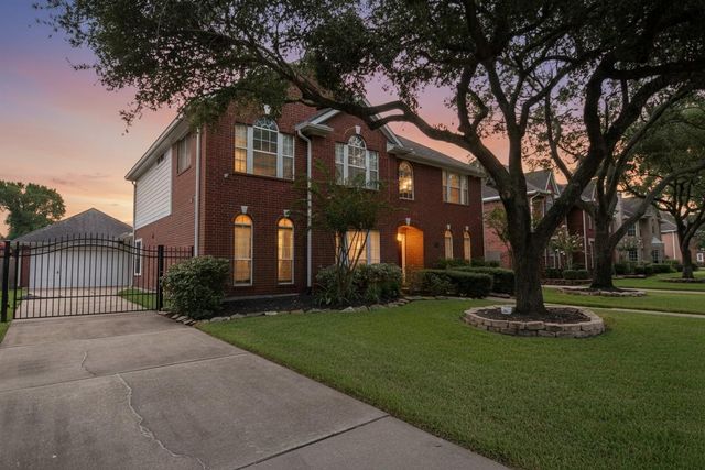 611 Woodcastle Bend, Houston, TX 77094