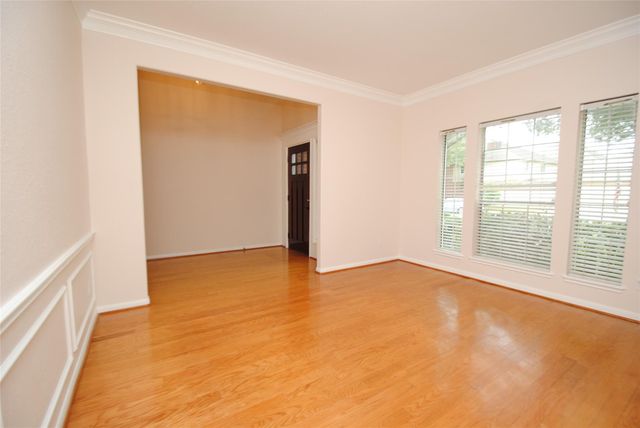 611 Woodcastle Bend, Houston, TX 77094