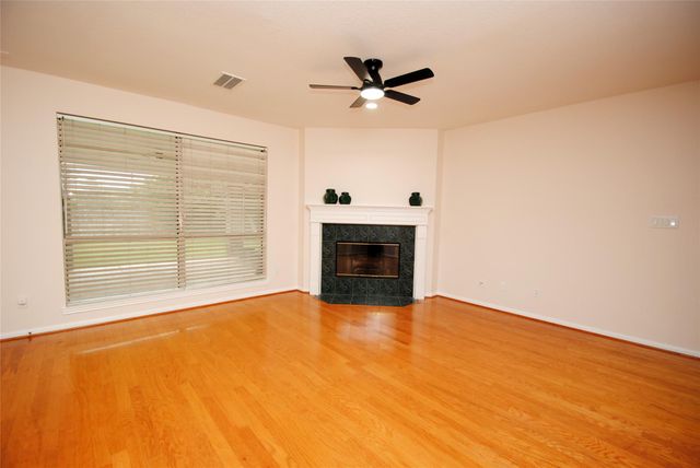 611 Woodcastle Bend, Houston, TX 77094