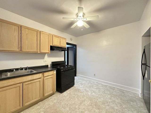 415 E 80th Street 1, Chicago, IL 60619