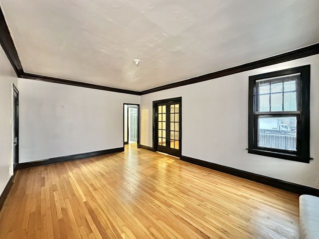 415 E 80th Street 1, Chicago, IL 60619