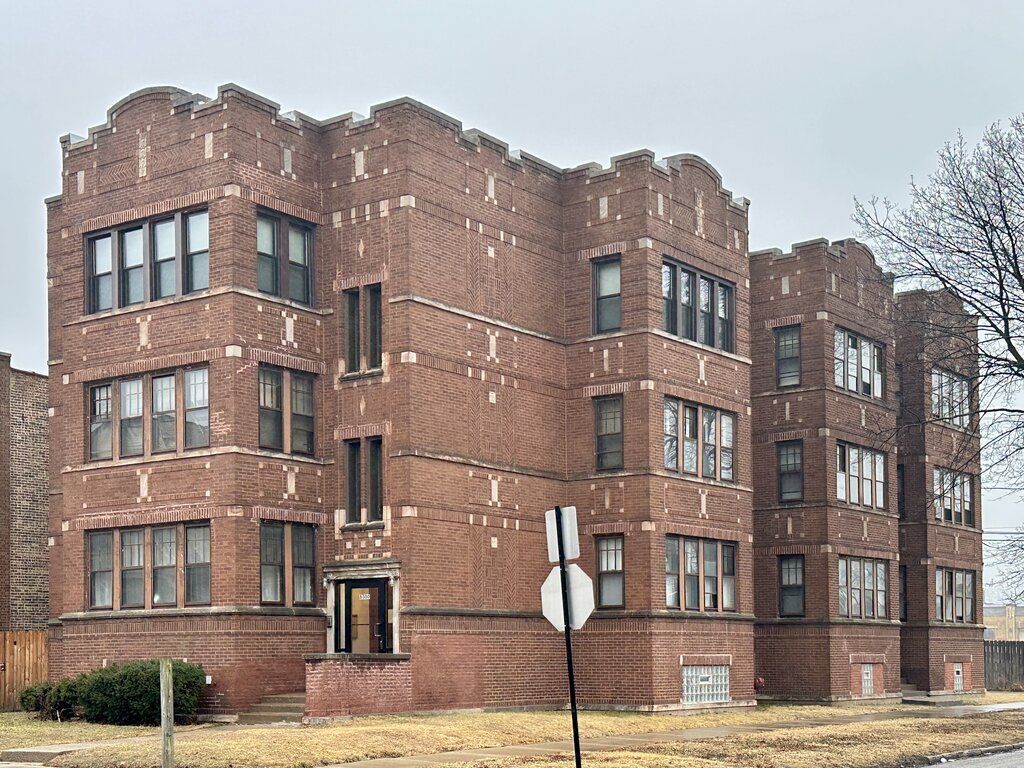 415 E 80th Street 1, Chicago, IL 60619