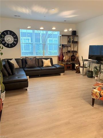 1725 Dromolin Dr 105, Virginia Beach, VA 23456