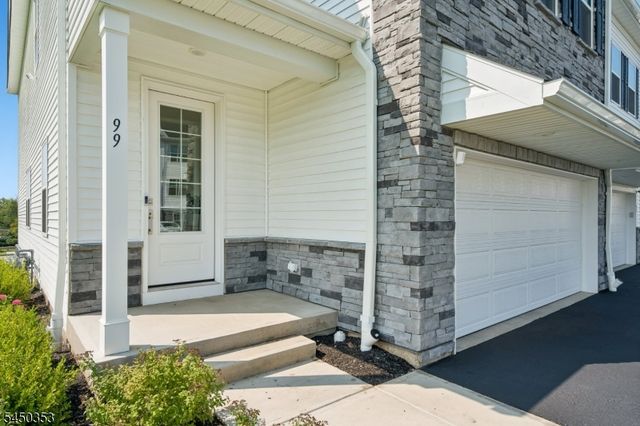 99 Ventura Dr, East Hanover Twp., NJ 07936