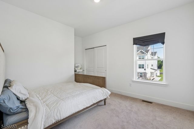99 Ventura Dr, East Hanover Twp., NJ 07936