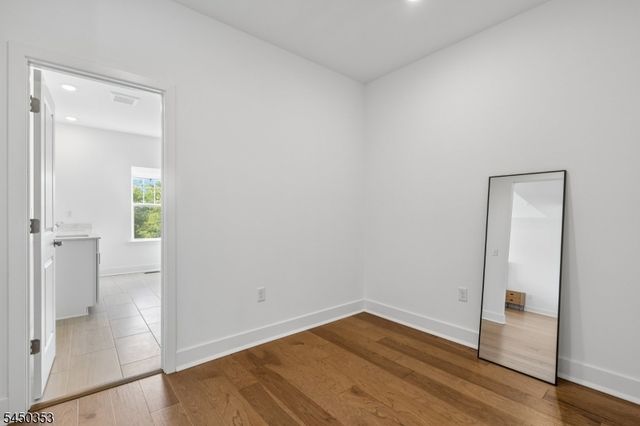 99 Ventura Dr, East Hanover Twp., NJ 07936
