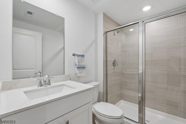 99 Ventura Dr, East Hanover Twp., NJ 07936