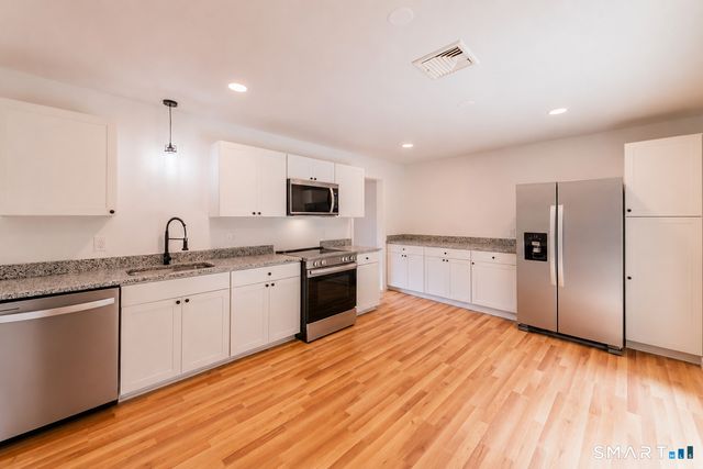 2 Sherwood Lane, Norwich, CT 06360