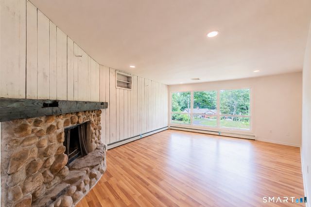 2 Sherwood Lane, Norwich, CT 06360