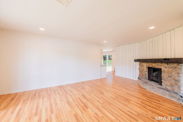 2 Sherwood Lane, Norwich, CT 06360