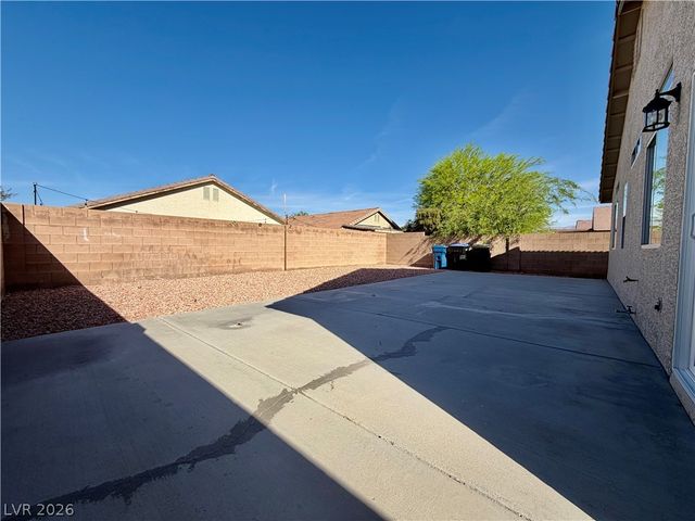 3813 Sorrowing Sparrow Court, North Las Vegas, NV 89032