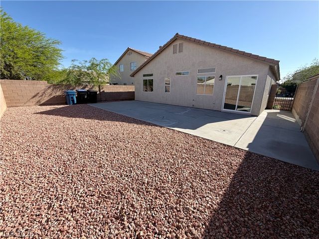 3813 Sorrowing Sparrow Court, North Las Vegas, NV 89032