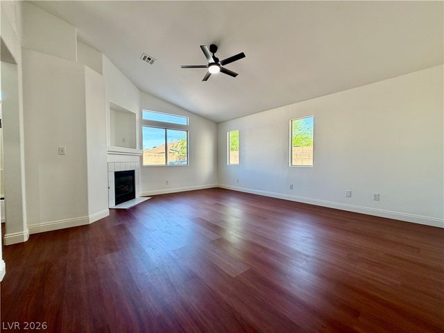 3813 Sorrowing Sparrow Court, North Las Vegas, NV 89032